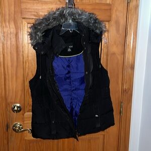 a.n.a. A new approach Black Down Lightweight Puffer Vest w/ removable hood